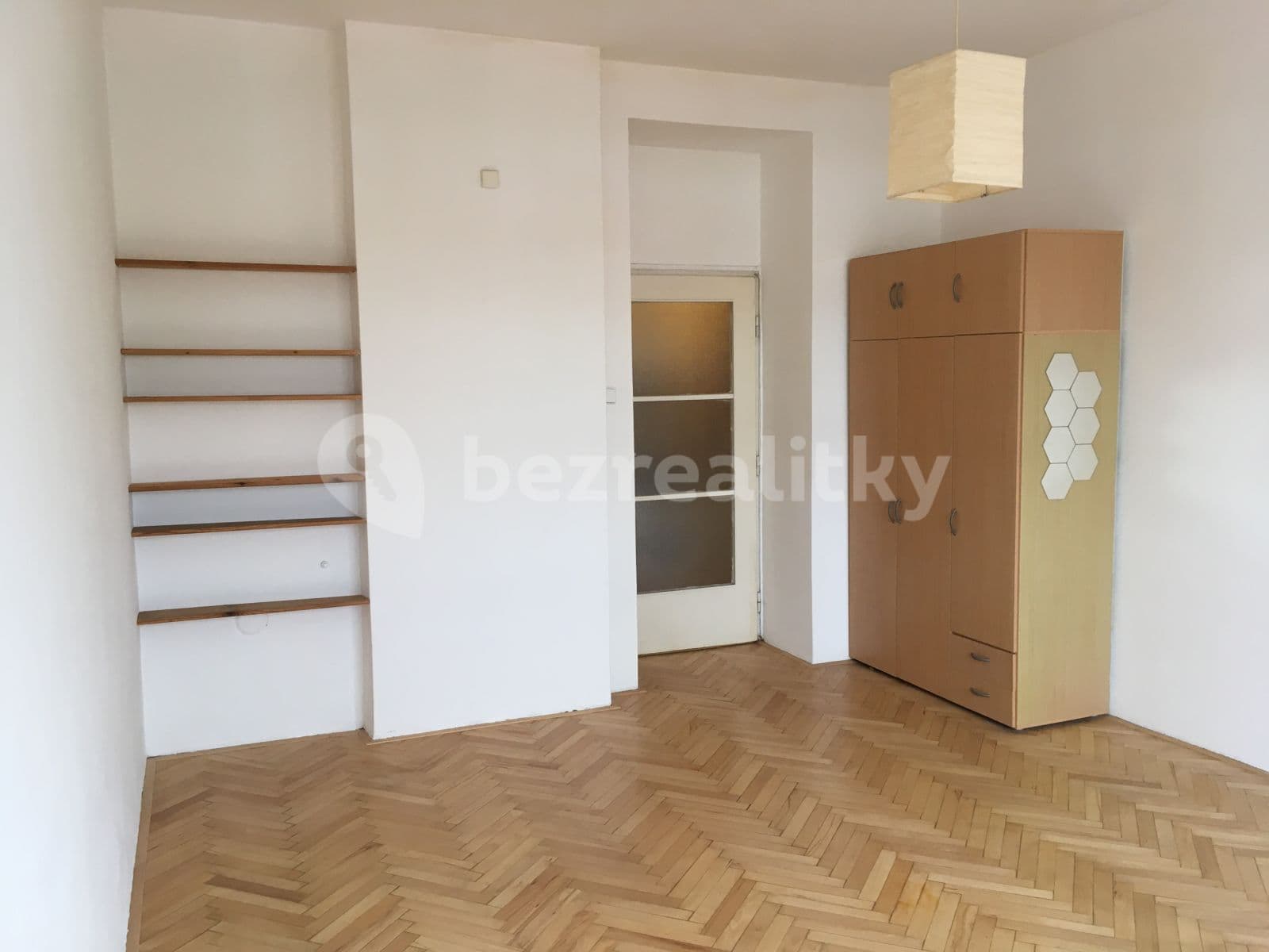 Prenájom bytu 1-izbový 32 m², U Pernštejnských, Praha, Praha Prenájom bytu 1-izbový 32 m², U Pernštejnských, Praha, Praha