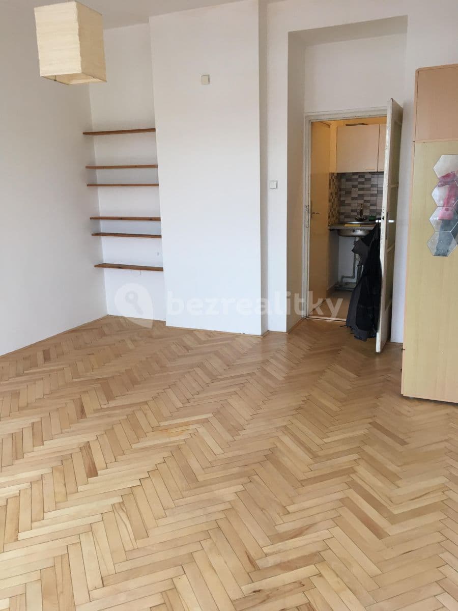 Prenájom bytu 1-izbový 32 m², U Pernštejnských, Praha, Praha Prenájom bytu 1-izbový 32 m², U Pernštejnských, Praha, Praha