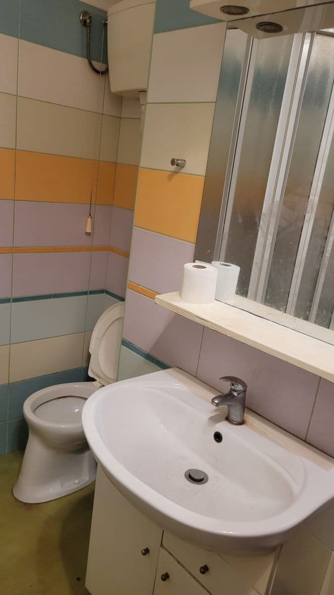 Prenájom bytu 1-izbový 26 m², Holečkova, Praha, Praha Prenájom bytu 1-izbový 26 m², Holečkova, Praha, Praha