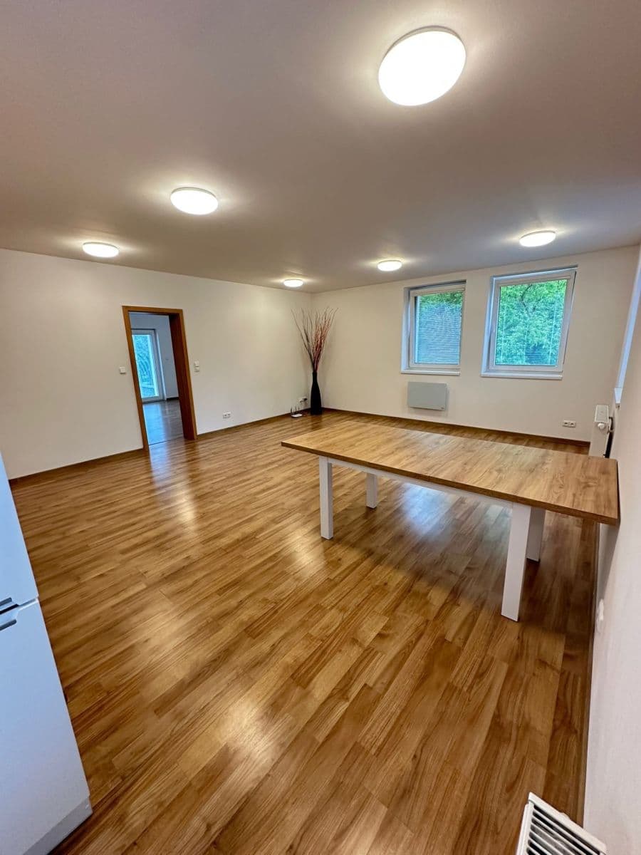 Prenájom bytu 2-izbový 70 m², Před Ústavem, Praha, Praha Prenájom bytu 2-izbový 70 m², Před Ústavem, Praha, Praha