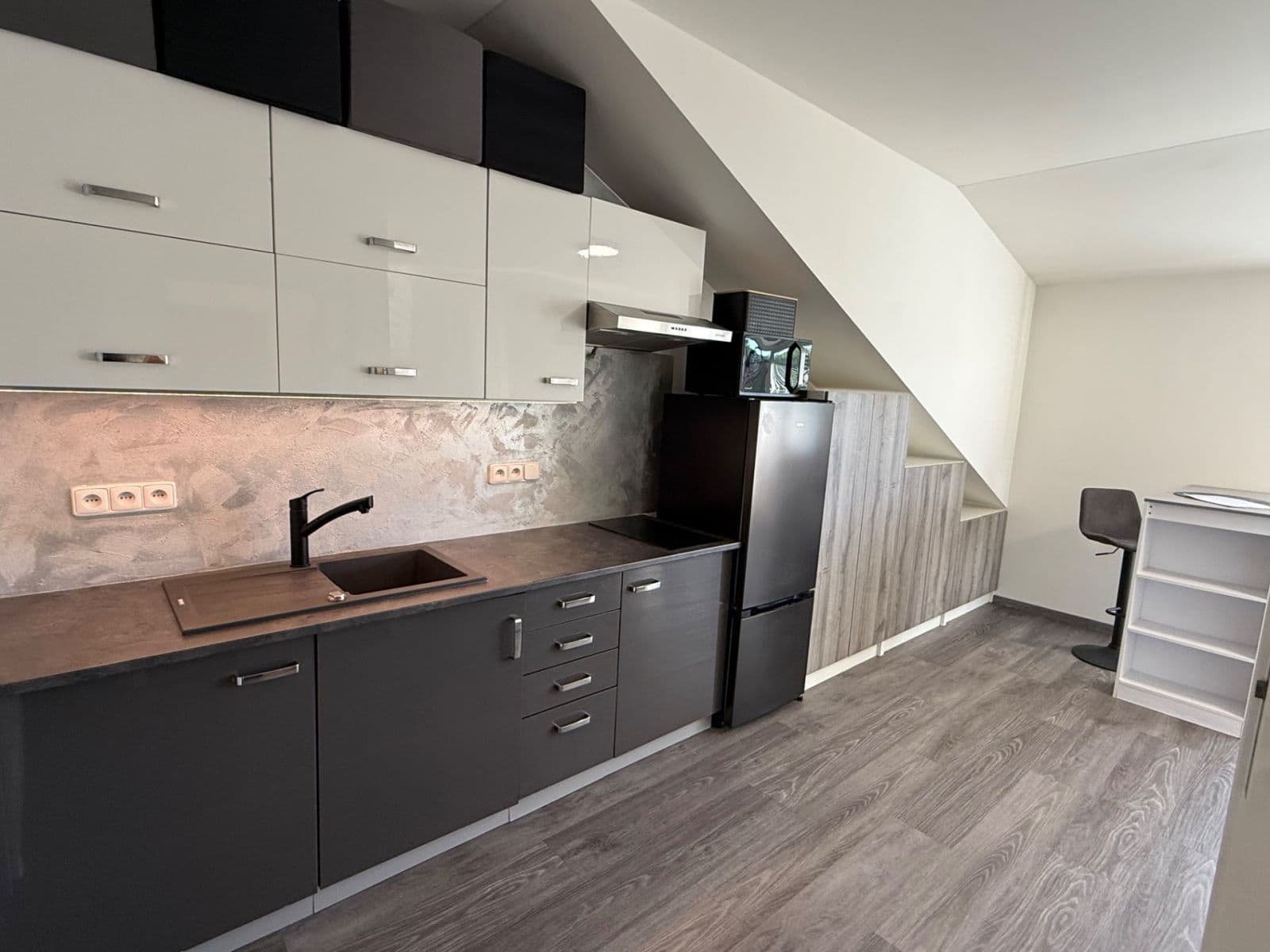 Prenájom bytu 1-izbový 32 m², Hřbitovní, Libčice nad Vltavou, Středočeský kraj Prenájom bytu 1-izbový 32 m², Hřbitovní, Libčice nad Vltavou, Středočeský kraj