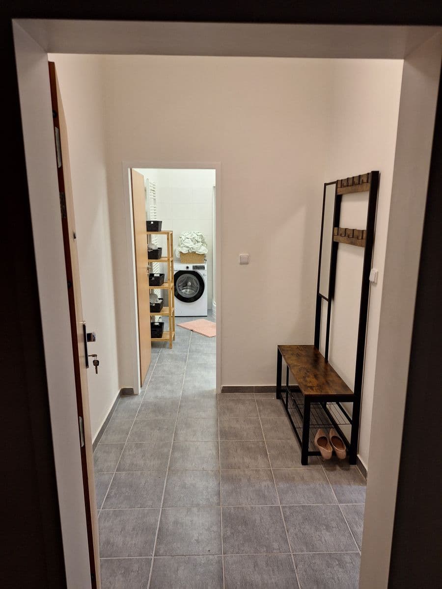 Prenájom bytu 50 m², Spojovací, Praha, Praha Prenájom bytu 50 m², Spojovací, Praha, Praha