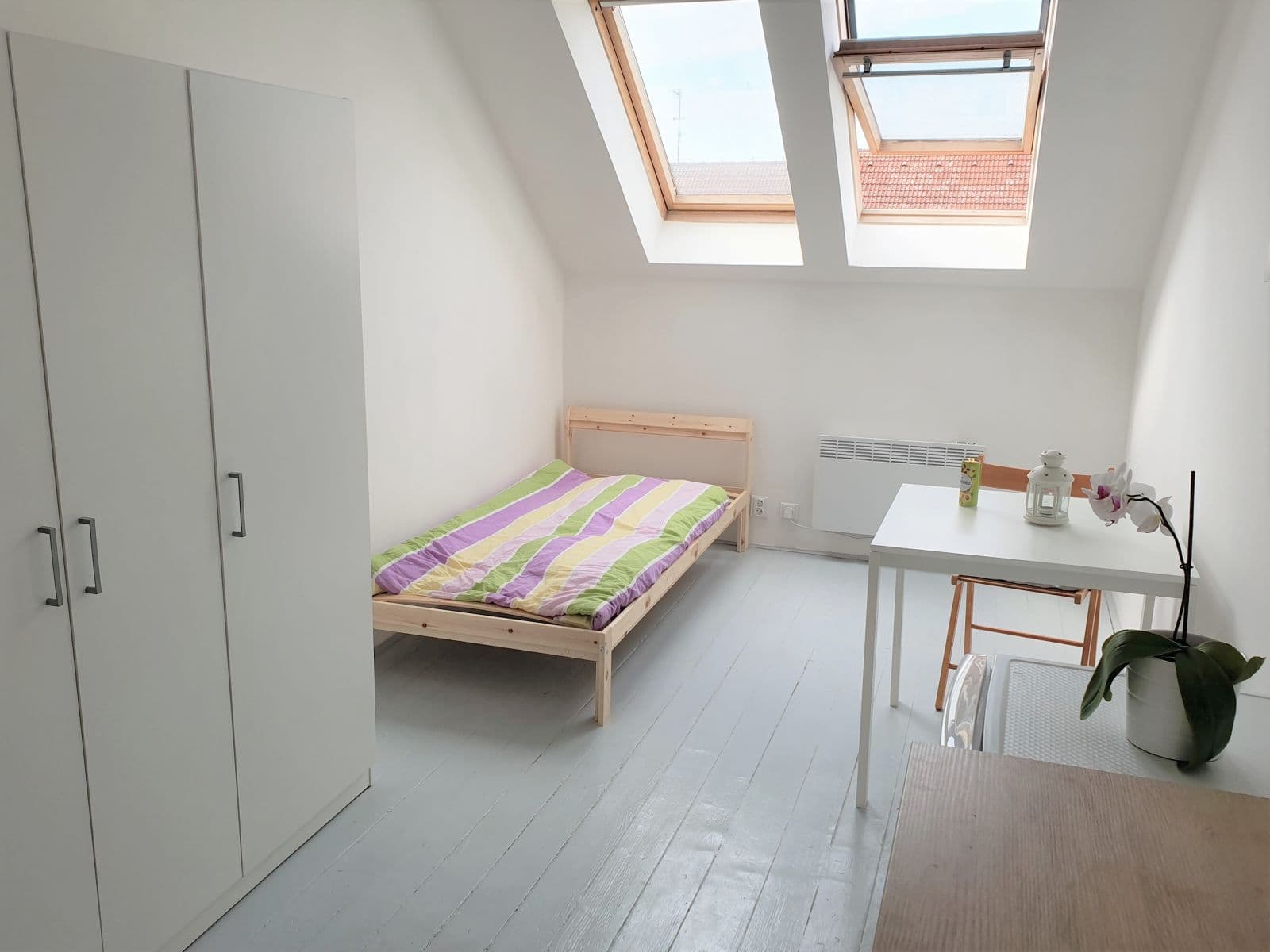 Prenájom bytu Garsoniéra 22 m², Moskevská, Praha, Praha Prenájom bytu Garsoniéra 22 m², Moskevská, Praha, Praha