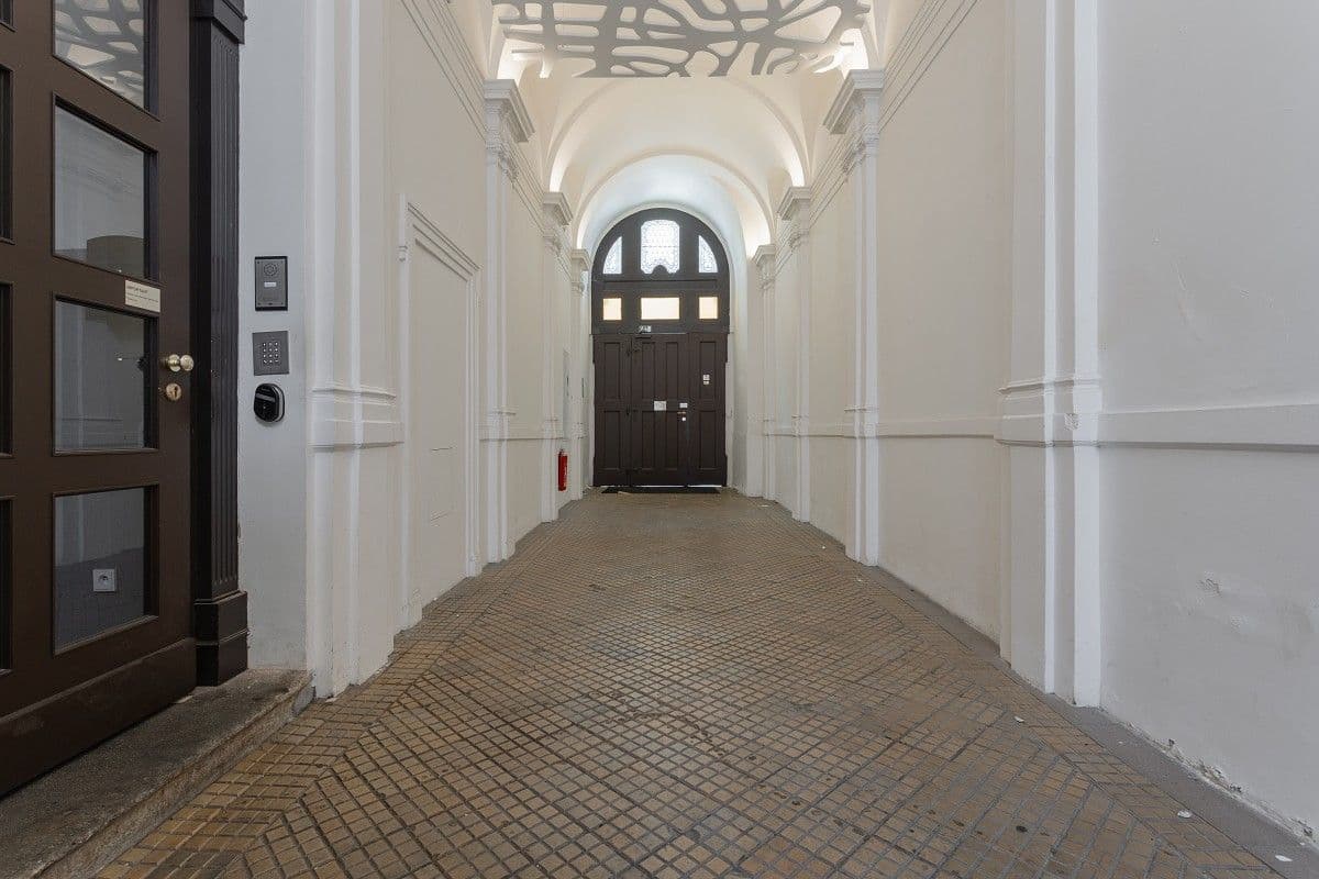 Prenájom bytu 2-izbový 60 m², Staropramenná, Praha, Praha Prenájom bytu 2-izbový 60 m², Staropramenná, Praha, Praha