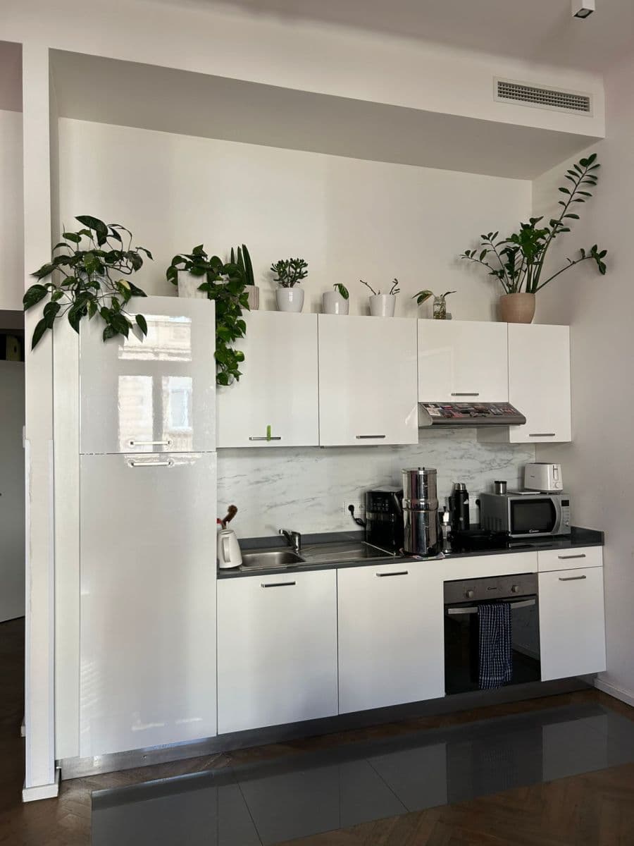 Prenájom bytu 2-izbový 60 m², Staropramenná, Praha, Praha Prenájom bytu 2-izbový 60 m², Staropramenná, Praha, Praha