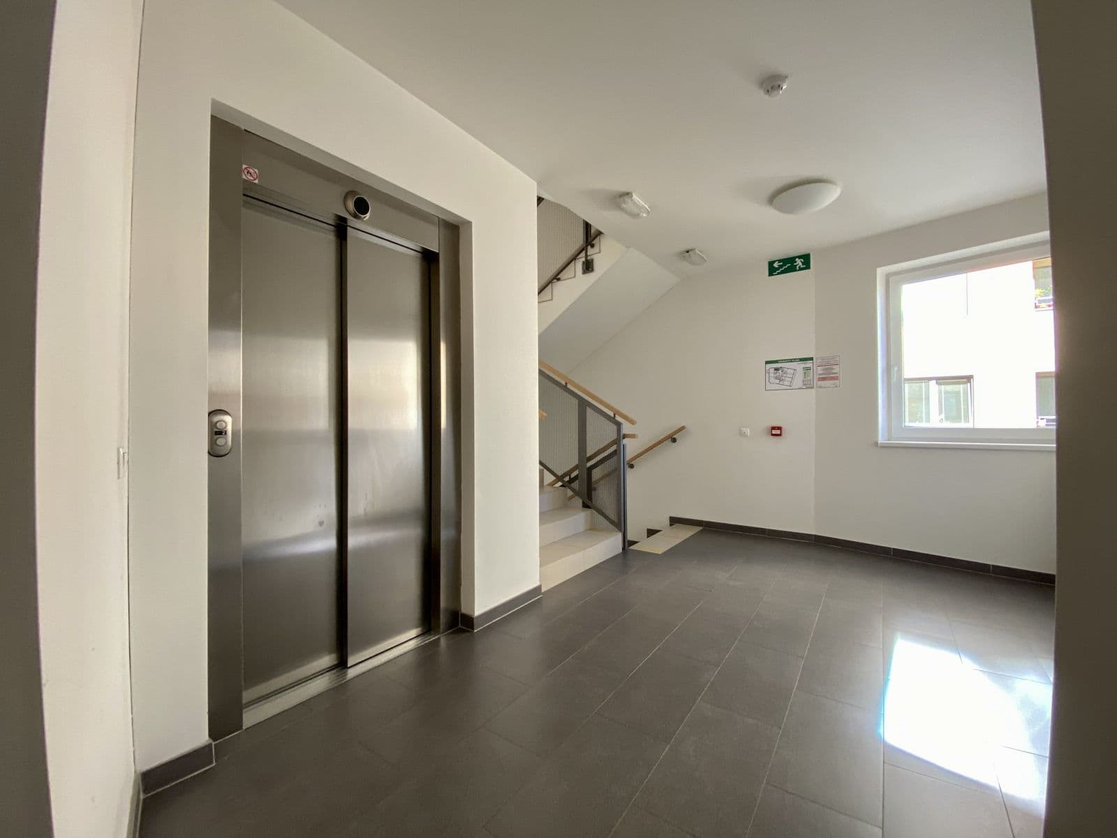 Prenájom bytu 2-izbový 55 m², Nárožní, Praha, Praha Prenájom bytu 2-izbový 55 m², Nárožní, Praha, Praha