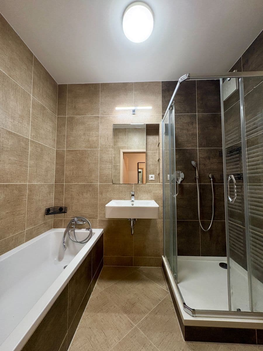 Prenájom bytu 2-izbový 55 m², Nárožní, Praha, Praha Prenájom bytu 2-izbový 55 m², Nárožní, Praha, Praha