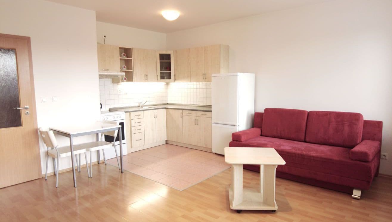 Prenájom bytu 1-izbový 37 m², Boloňská, Praha, Praha Prenájom bytu 1-izbový 37 m², Boloňská, Praha, Praha