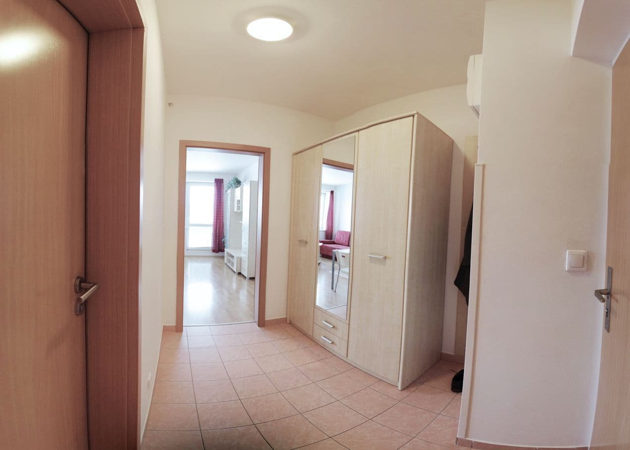 Prenájom bytu 1-izbový 37 m², Boloňská, Praha, Praha Prenájom bytu 1-izbový 37 m², Boloňská, Praha, Praha