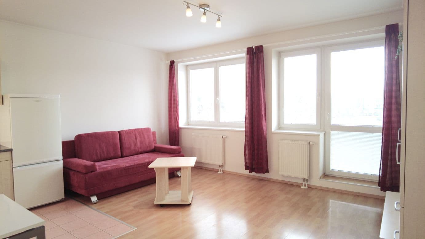 Prenájom bytu 1-izbový 37 m², Boloňská, Praha, Praha Prenájom bytu 1-izbový 37 m², Boloňská, Praha, Praha