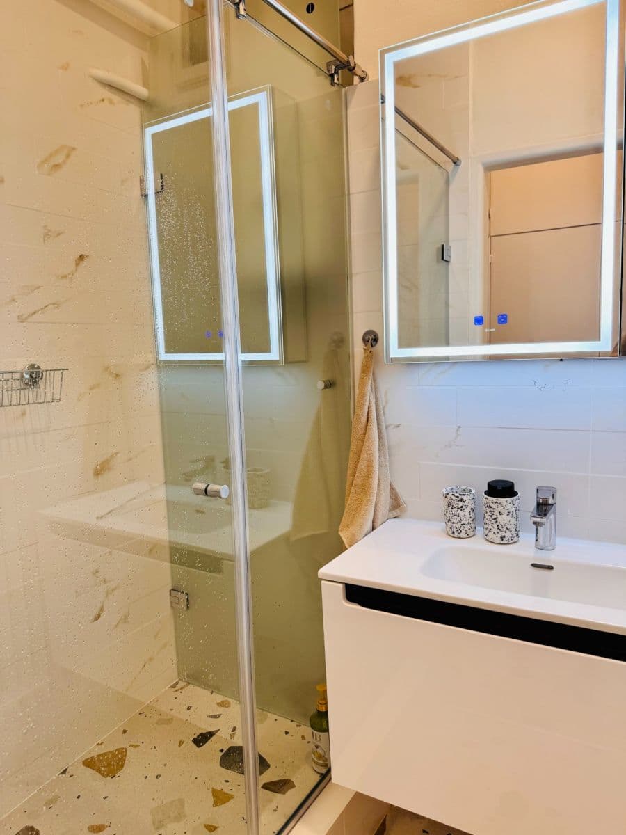 Prenájom bytu 3-izbový 82 m², 28. října, Ostrava, Moravskoslezský kraj Prenájom bytu 3-izbový 82 m², 28. října, Ostrava, Moravskoslezský kraj