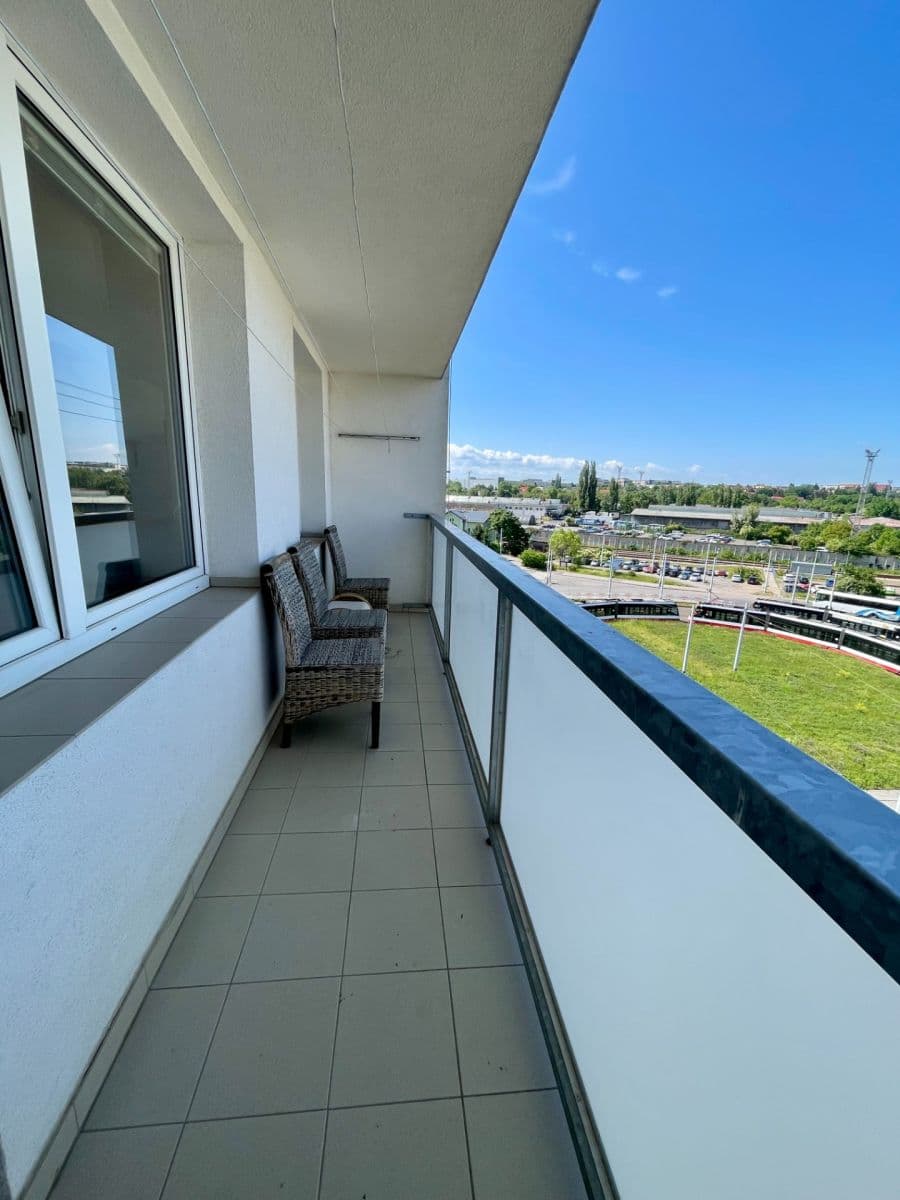 Prenájom bytu 3-izbový 80 m², Na Chobotě, Praha, Praha Prenájom bytu 3-izbový 80 m², Na Chobotě, Praha, Praha