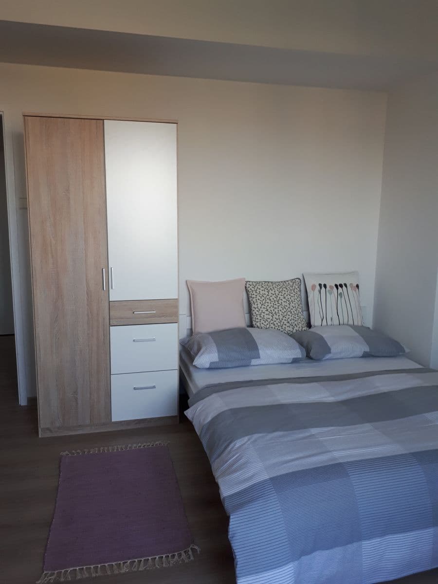 Prenájom bytu 30 m², Bubenská, Praha, Praha Prenájom bytu 30 m², Bubenská, Praha, Praha