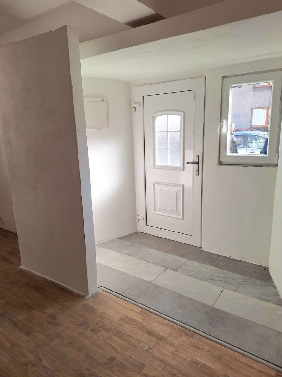 Prenájom bytu 1-izbový 30 m², Čistá, Středočeský kraj Prenájom bytu 1-izbový 30 m², Čistá, Středočeský kraj