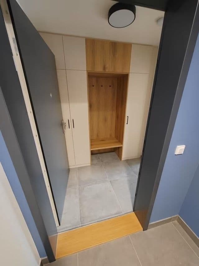 Prenájom bytu 2-izbový 73 m², Mezi Vodami, Praha, Praha Prenájom bytu 2-izbový 73 m², Mezi Vodami, Praha, Praha
