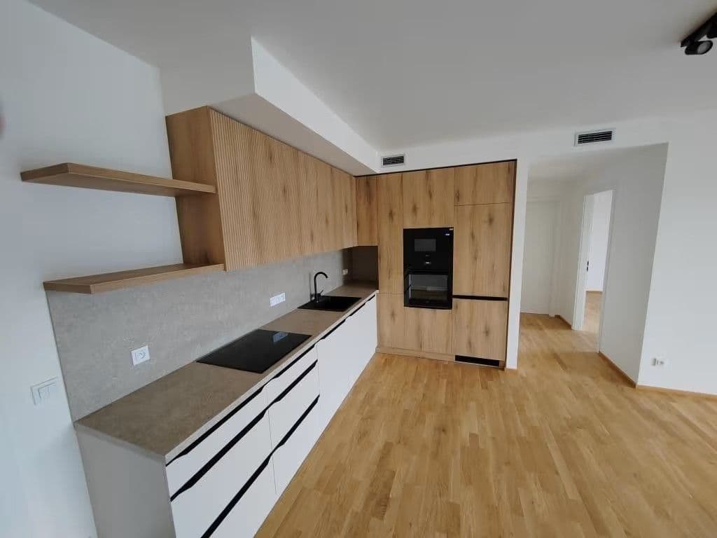 Prenájom bytu 2-izbový 73 m², Mezi Vodami, Praha, Praha Prenájom bytu 2-izbový 73 m², Mezi Vodami, Praha, Praha