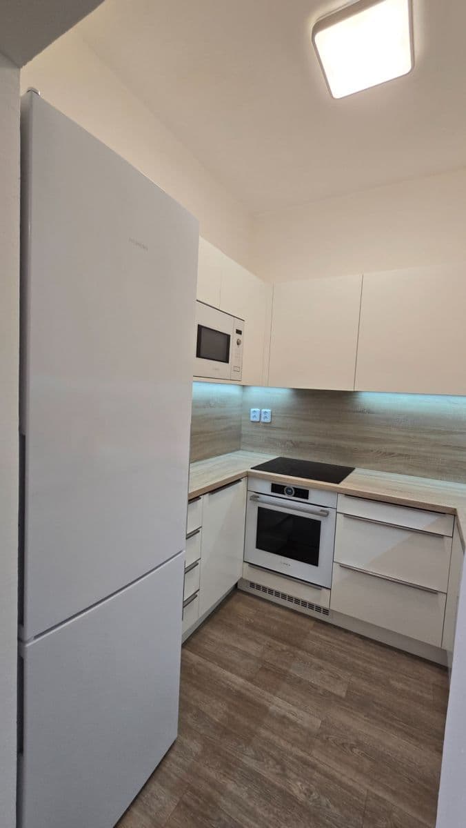 Prenájom bytu 2-izbový 54 m², Bulharská, Praha, Praha Prenájom bytu 2-izbový 54 m², Bulharská, Praha, Praha