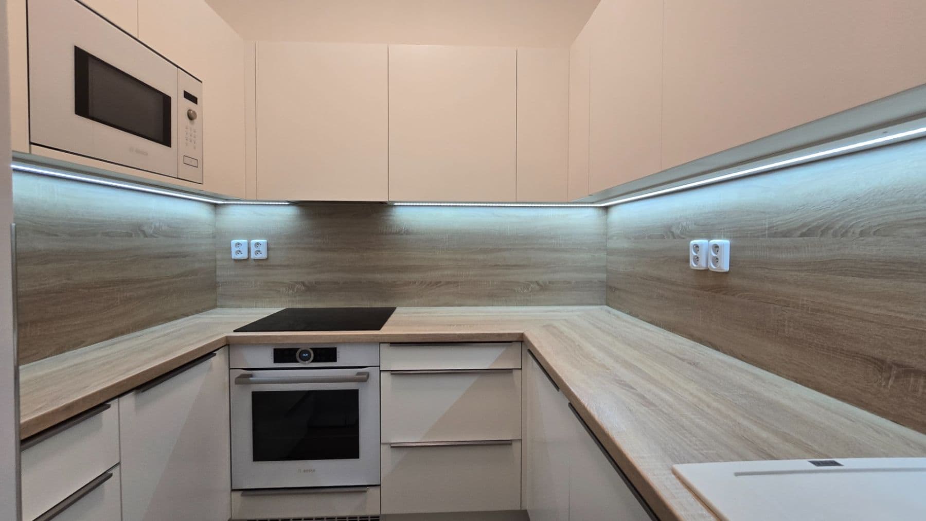Prenájom bytu 2-izbový 54 m², Bulharská, Praha, Praha Prenájom bytu 2-izbový 54 m², Bulharská, Praha, Praha