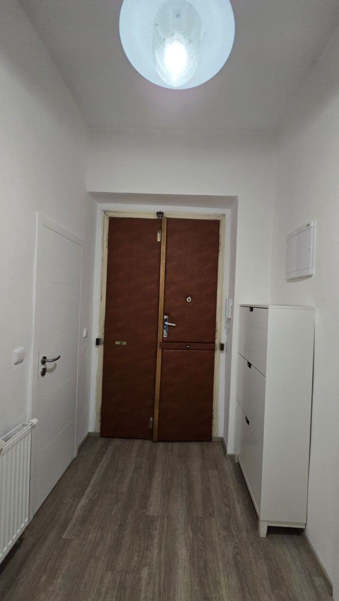 Prenájom bytu 2-izbový 54 m², Bulharská, Praha, Praha Prenájom bytu 2-izbový 54 m², Bulharská, Praha, Praha