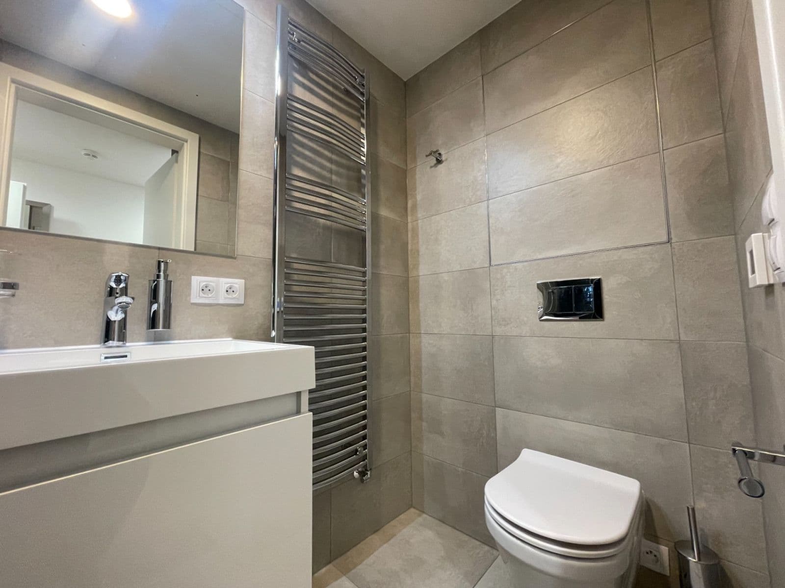 Prenájom bytu 1-izbový 27 m², Mukařovského, Praha, Praha Prenájom bytu 1-izbový 27 m², Mukařovského, Praha, Praha