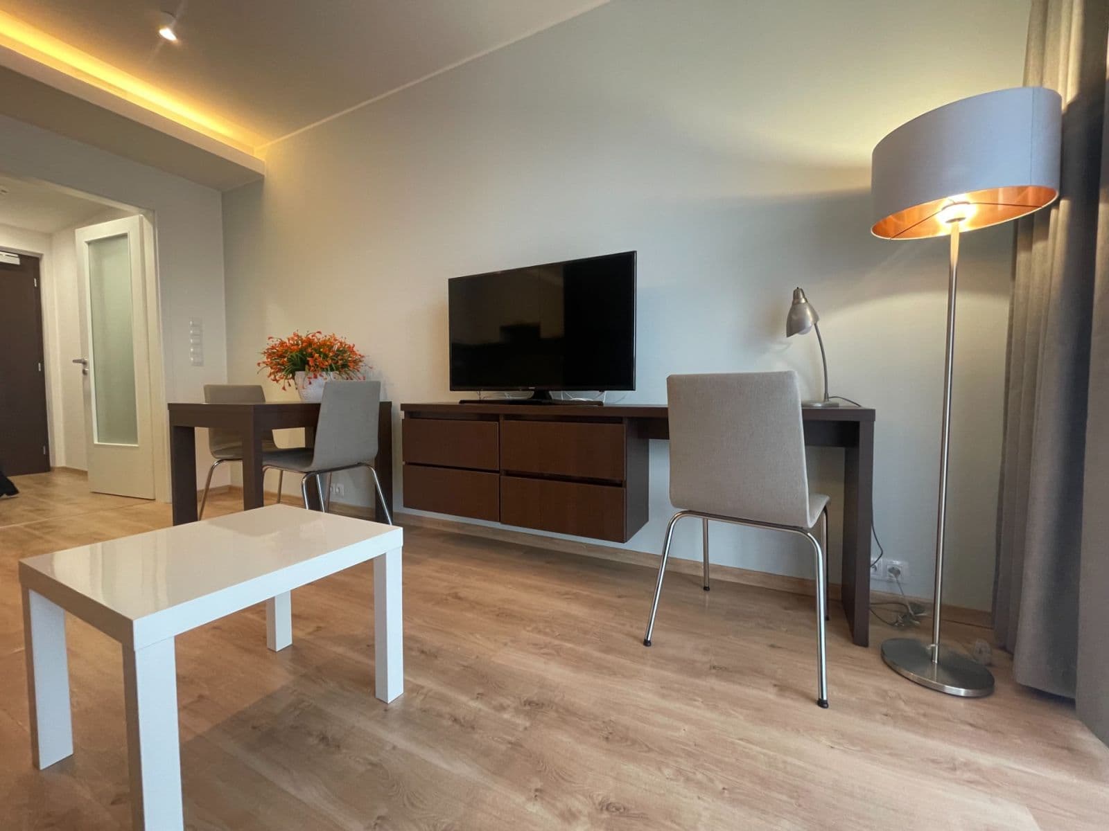 Prenájom bytu 1-izbový 27 m², Mukařovského, Praha, Praha Prenájom bytu 1-izbový 27 m², Mukařovského, Praha, Praha