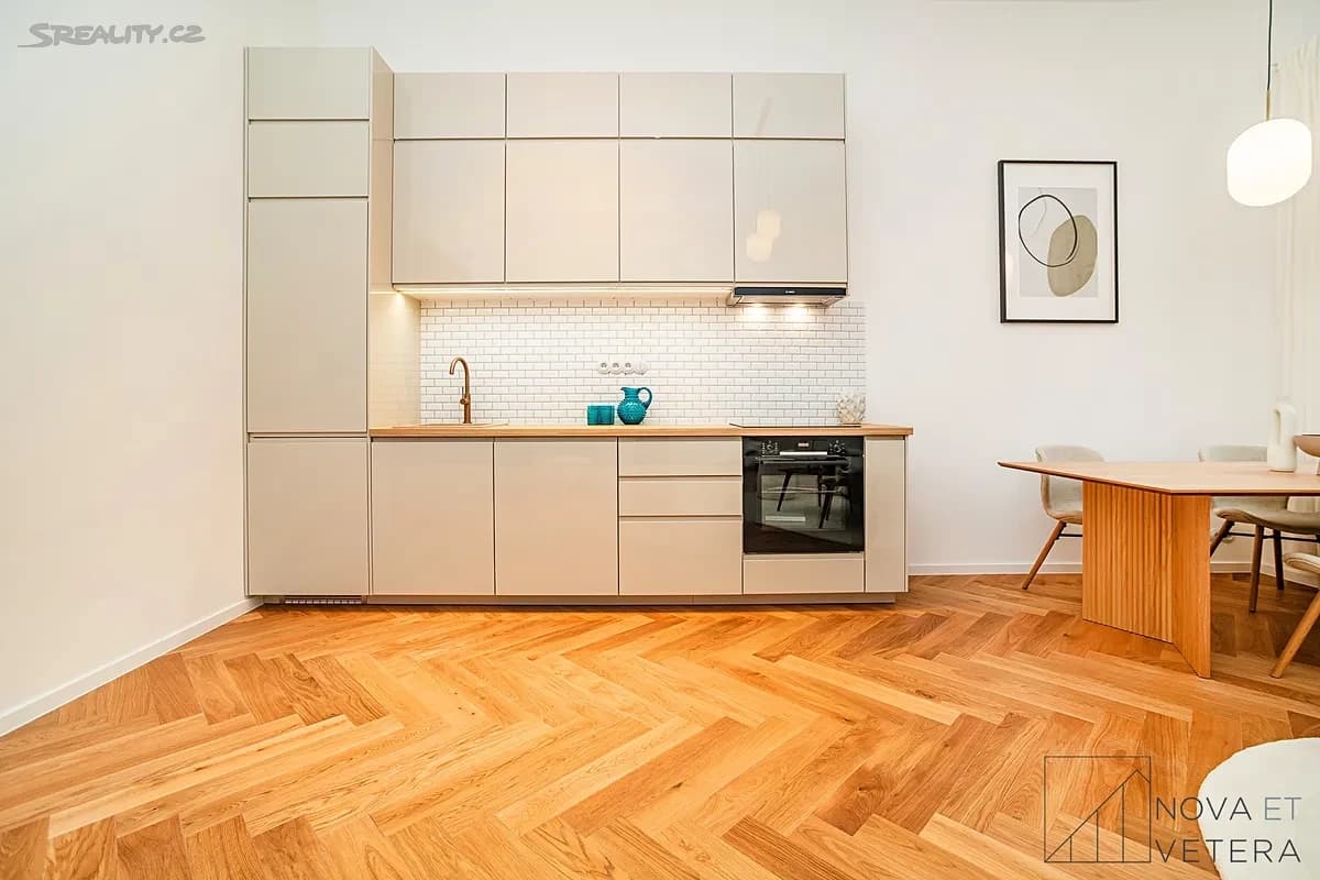 Prenájom bytu 2-izbový 71 m², Újezd, Praha, Praha Prenájom bytu 2-izbový 71 m², Újezd, Praha, Praha