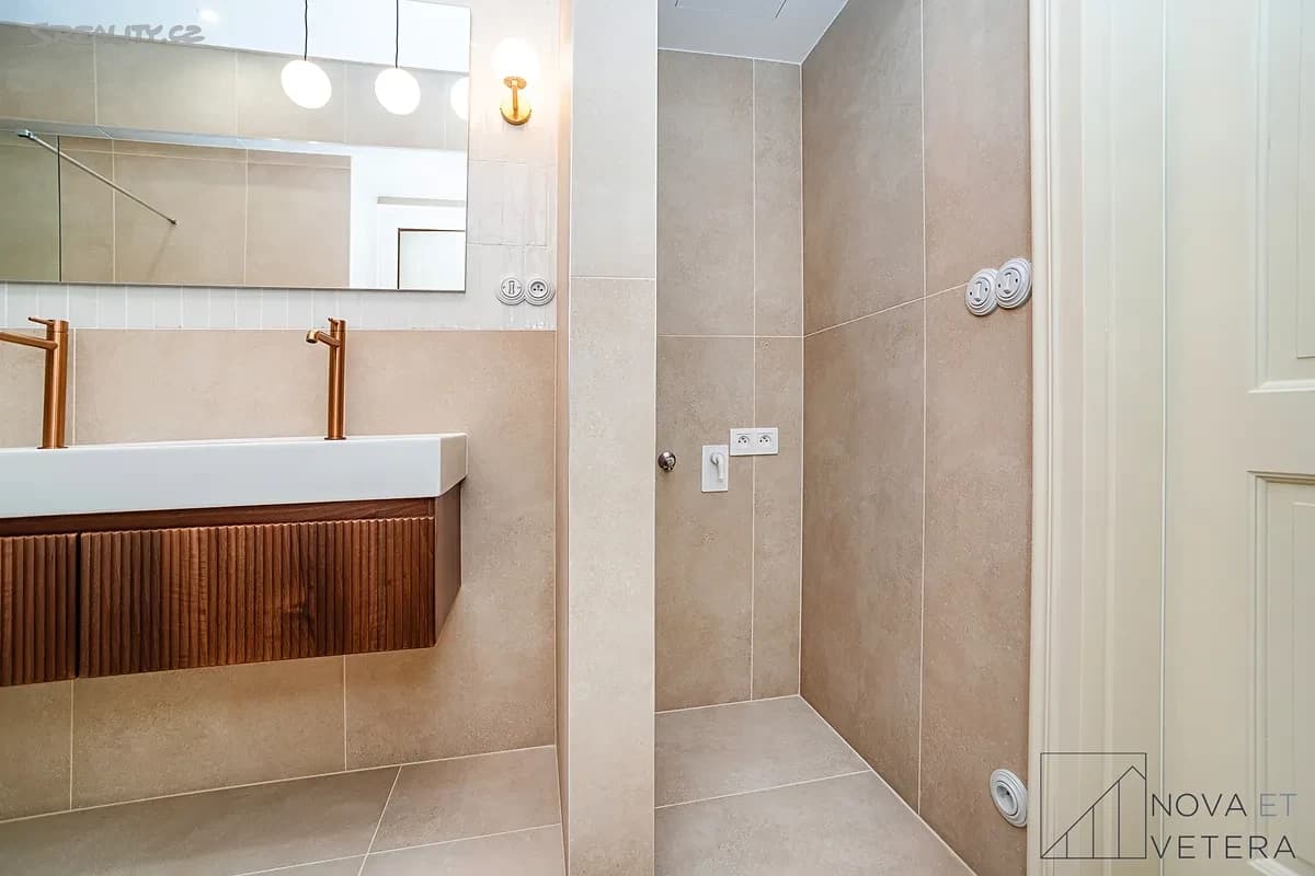 Prenájom bytu 2-izbový 71 m², Újezd, Praha, Praha Prenájom bytu 2-izbový 71 m², Újezd, Praha, Praha