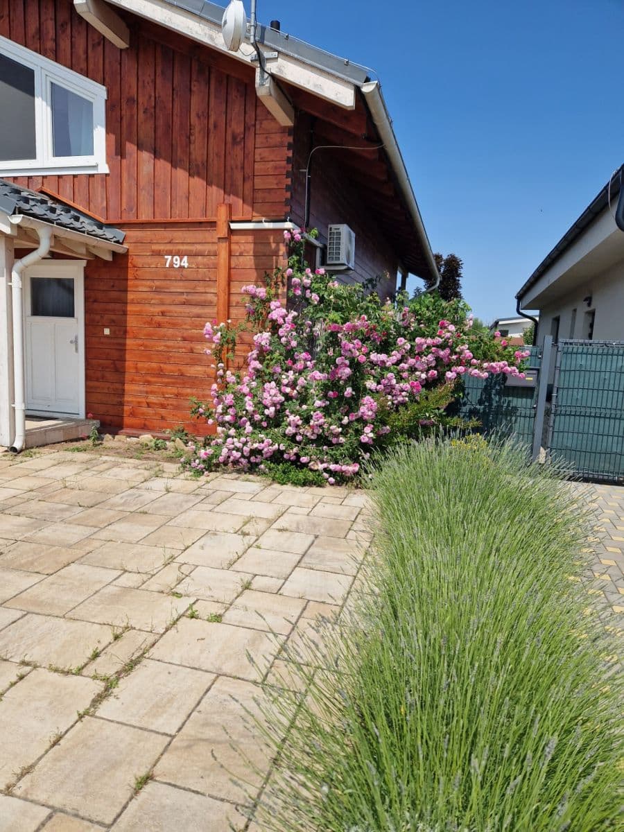 Predaj domu 1 m², pozemek 476 m², Malé Leváre, Bratislavský kraj Predaj domu 1 m², pozemek 476 m², Malé Leváre, Bratislavský kraj