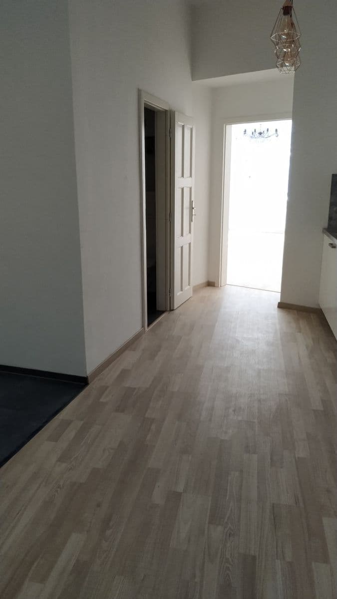 Prenájom bytu 2-izbový 38 m², Vratislavova, Praha, Praha Prenájom bytu 2-izbový 38 m², Vratislavova, Praha, Praha