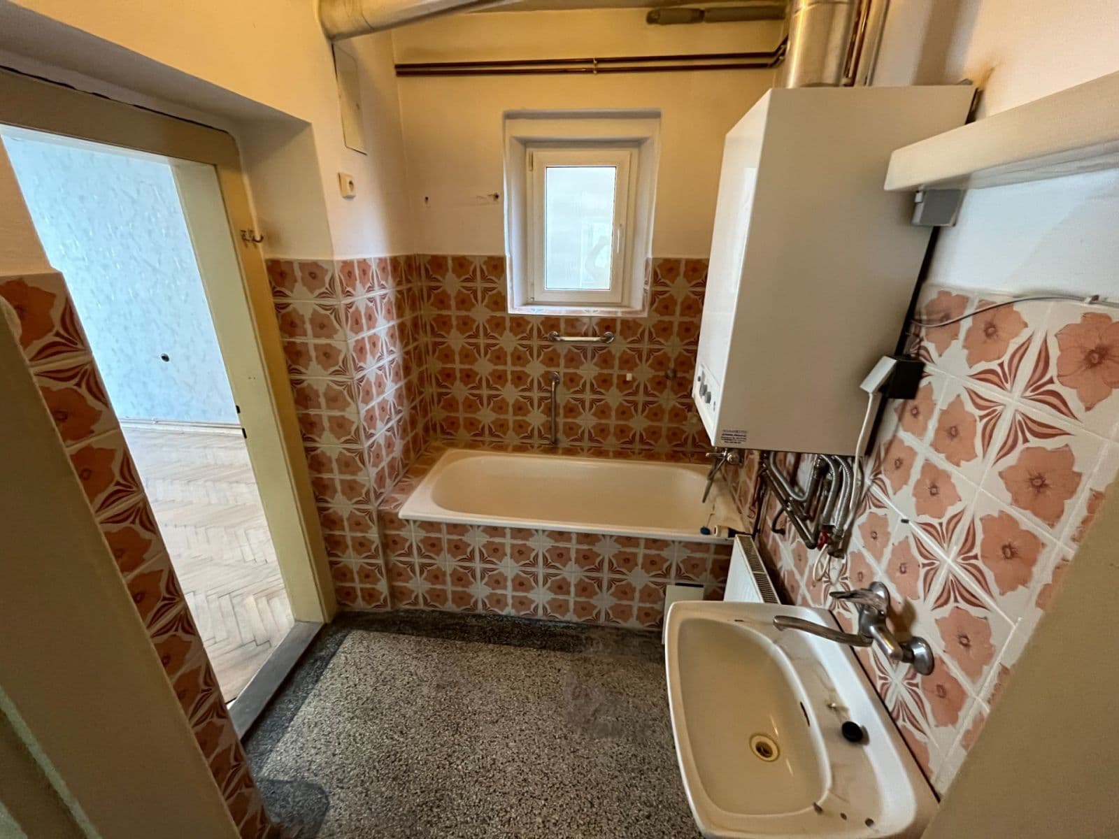 Predaj bytu 4-izbový 100 m², Hlavní, Aš, Karlovarský kraj Predaj bytu 4-izbový 100 m², Hlavní, Aš, Karlovarský kraj