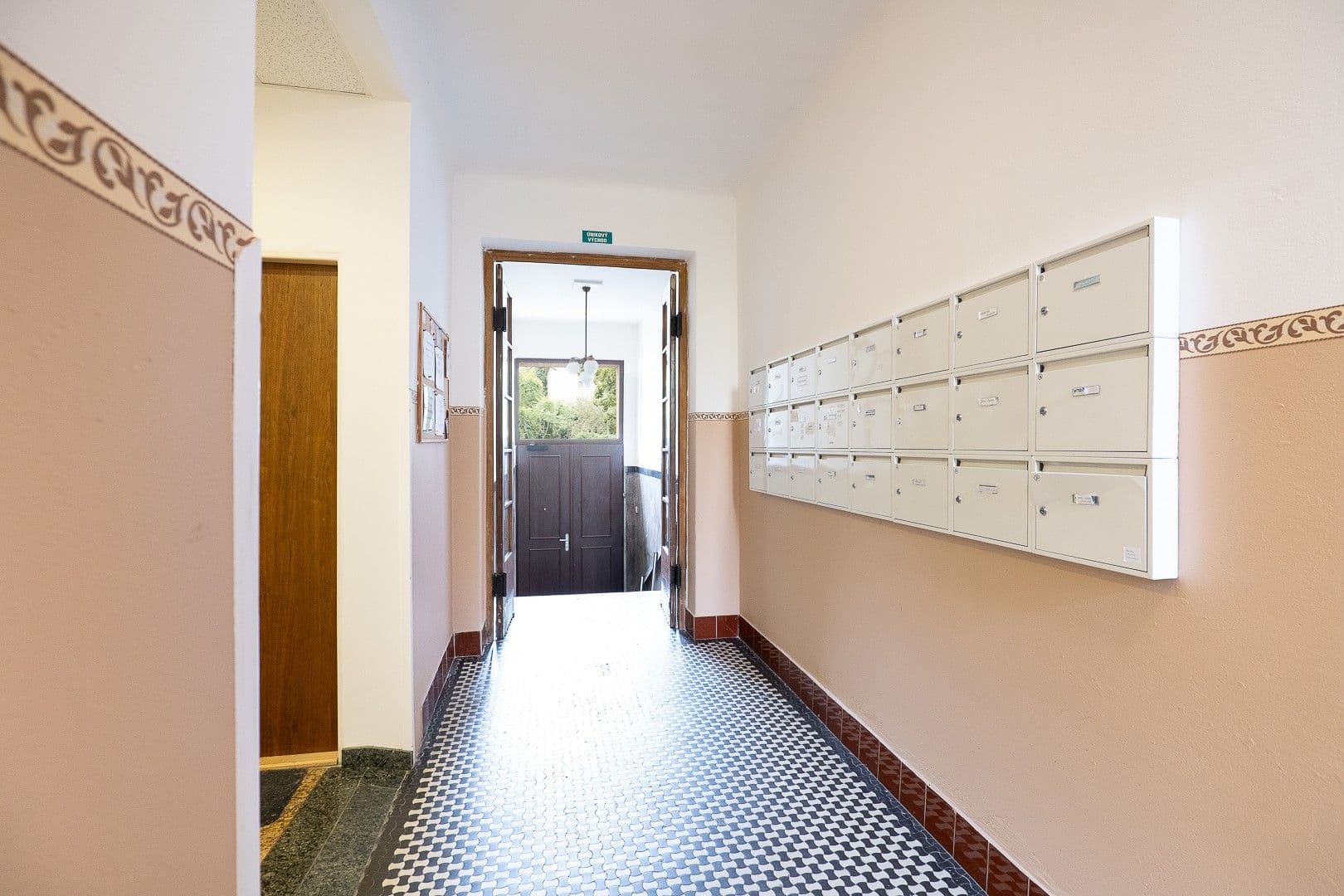 Prenájom bytu 1-izbový 24 m², Na Dolinách, Praha, Praha Prenájom bytu 1-izbový 24 m², Na Dolinách, Praha, Praha