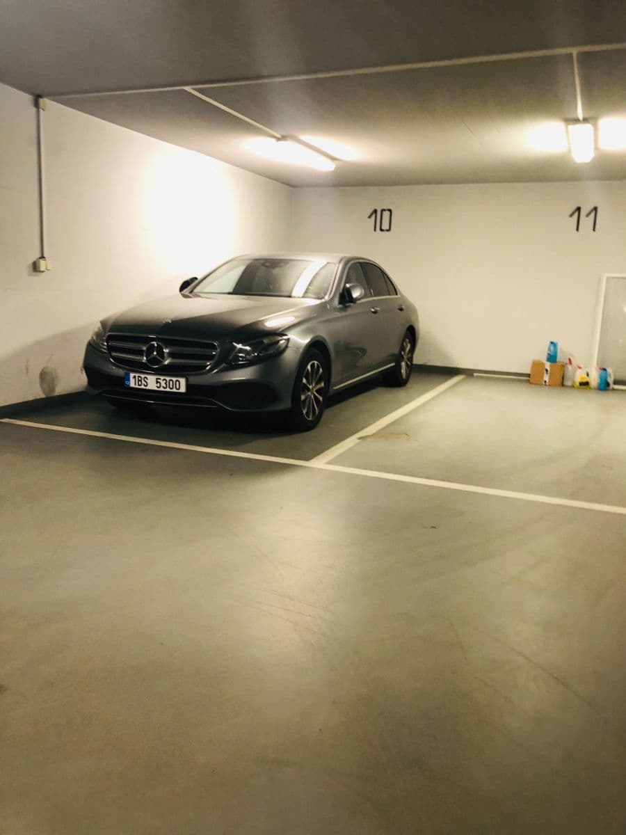 Prenájom bytu 4-izbový 142 m², Na Honech I, Zlín, Zlínský kraj Prenájom bytu 4-izbový 142 m², Na Honech I, Zlín, Zlínský kraj