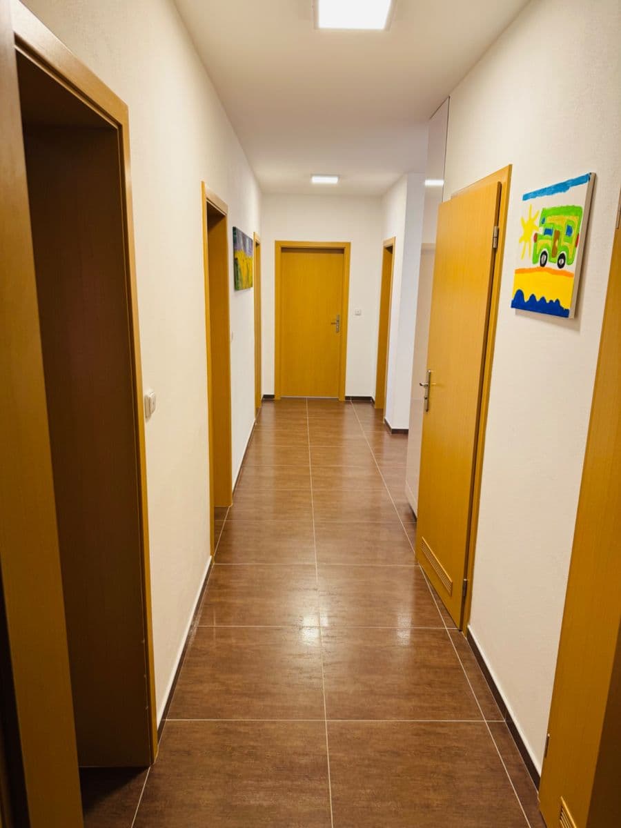 Prenájom bytu 4-izbový 142 m², Na Honech I, Zlín, Zlínský kraj Prenájom bytu 4-izbový 142 m², Na Honech I, Zlín, Zlínský kraj