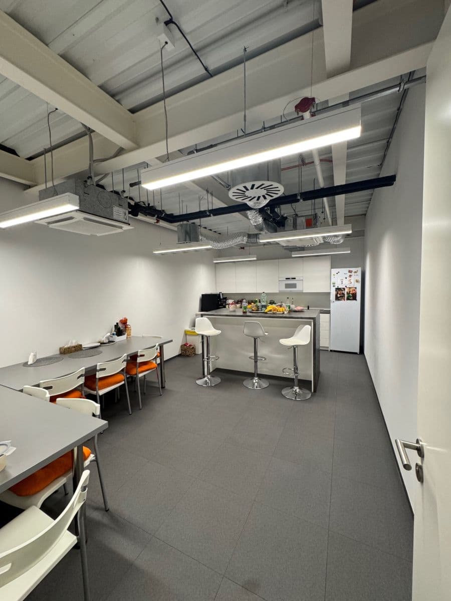 Prenájom kancelárie 983 m², Lazaretní, Brno, Jihomoravský kraj Prenájom kancelárie 983 m², Lazaretní, Brno, Jihomoravský kraj