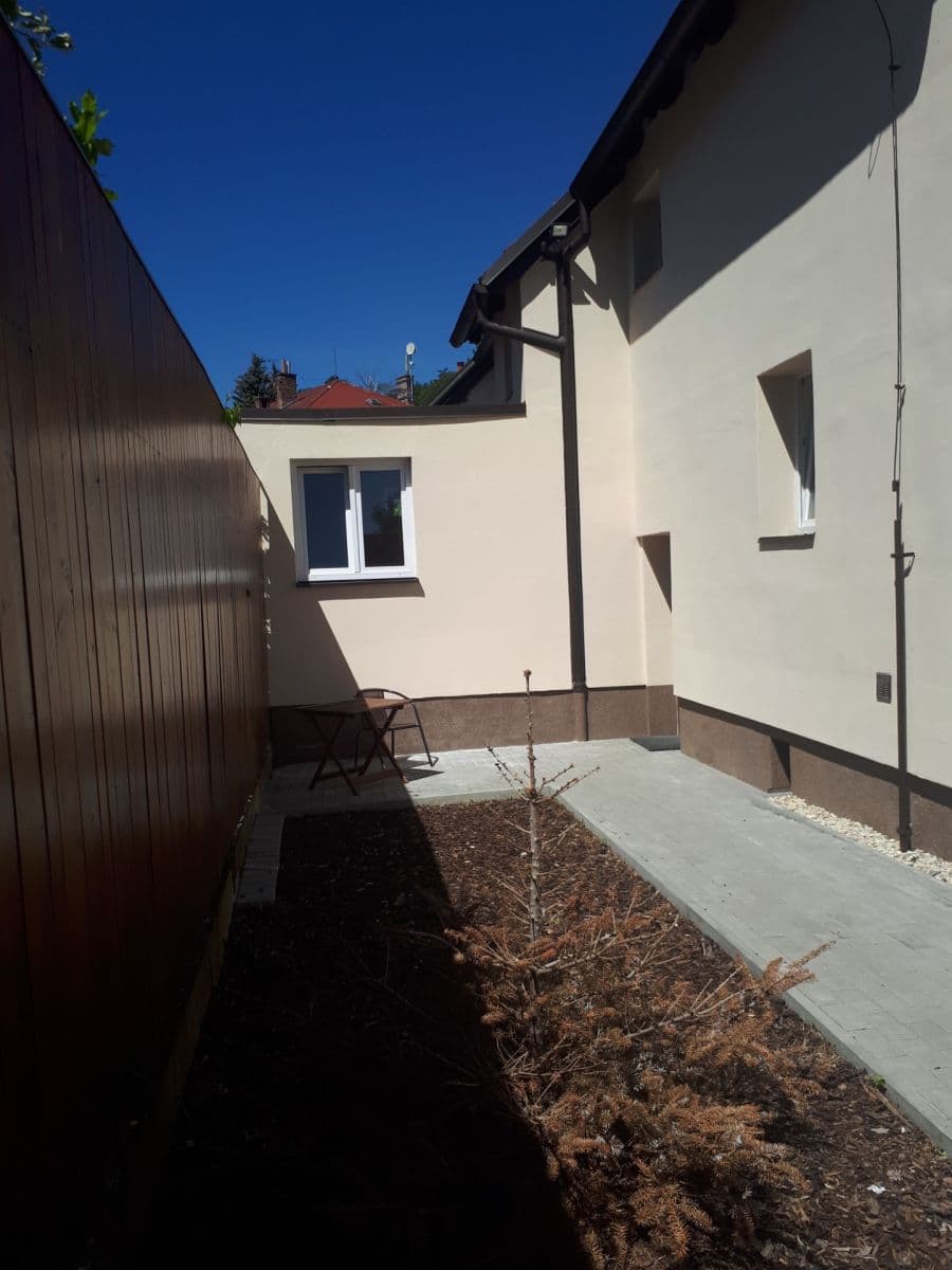 Prenájom bytu 2-izbový 48 m², Nad Zlíchovem, Praha, Praha Prenájom bytu 2-izbový 48 m², Nad Zlíchovem, Praha, Praha