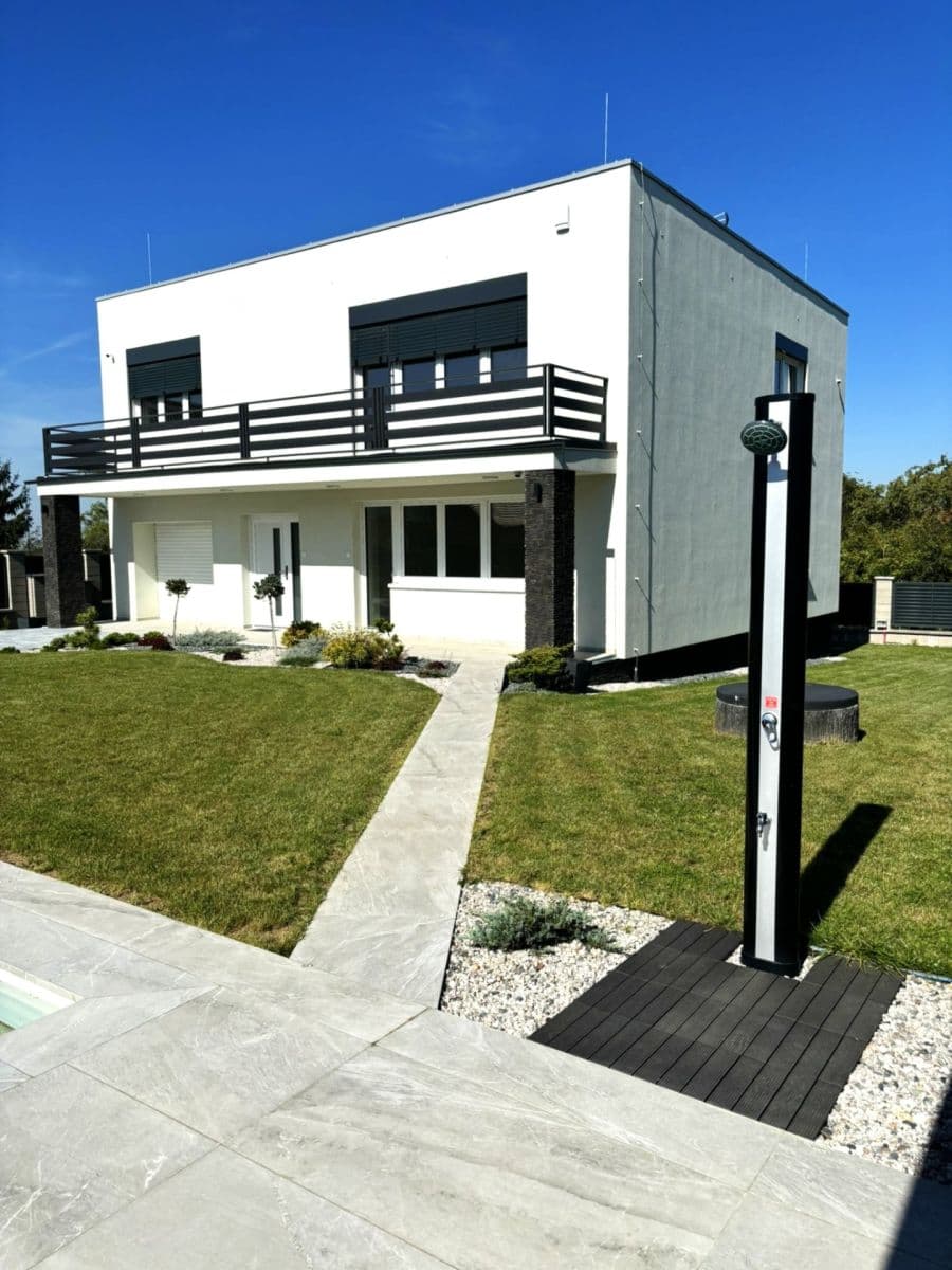 Prenájom domu 280 m², pozemek 900 m², Sulická, Sulice, Středočeský kraj Prenájom domu 280 m², pozemek 900 m², Sulická, Sulice, Středočeský kraj