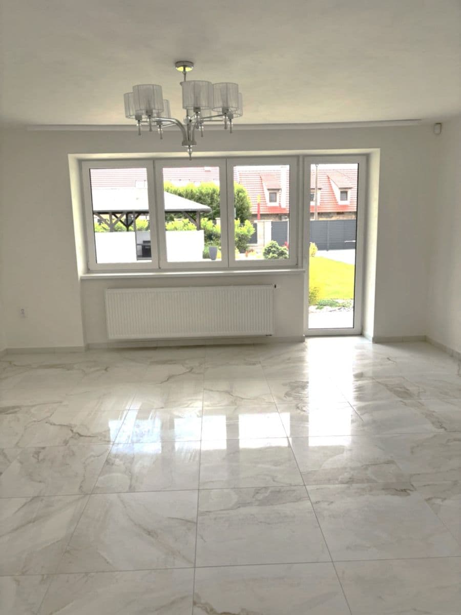 Prenájom domu 280 m², pozemek 900 m², Sulická, Sulice, Středočeský kraj Prenájom domu 280 m², pozemek 900 m², Sulická, Sulice, Středočeský kraj