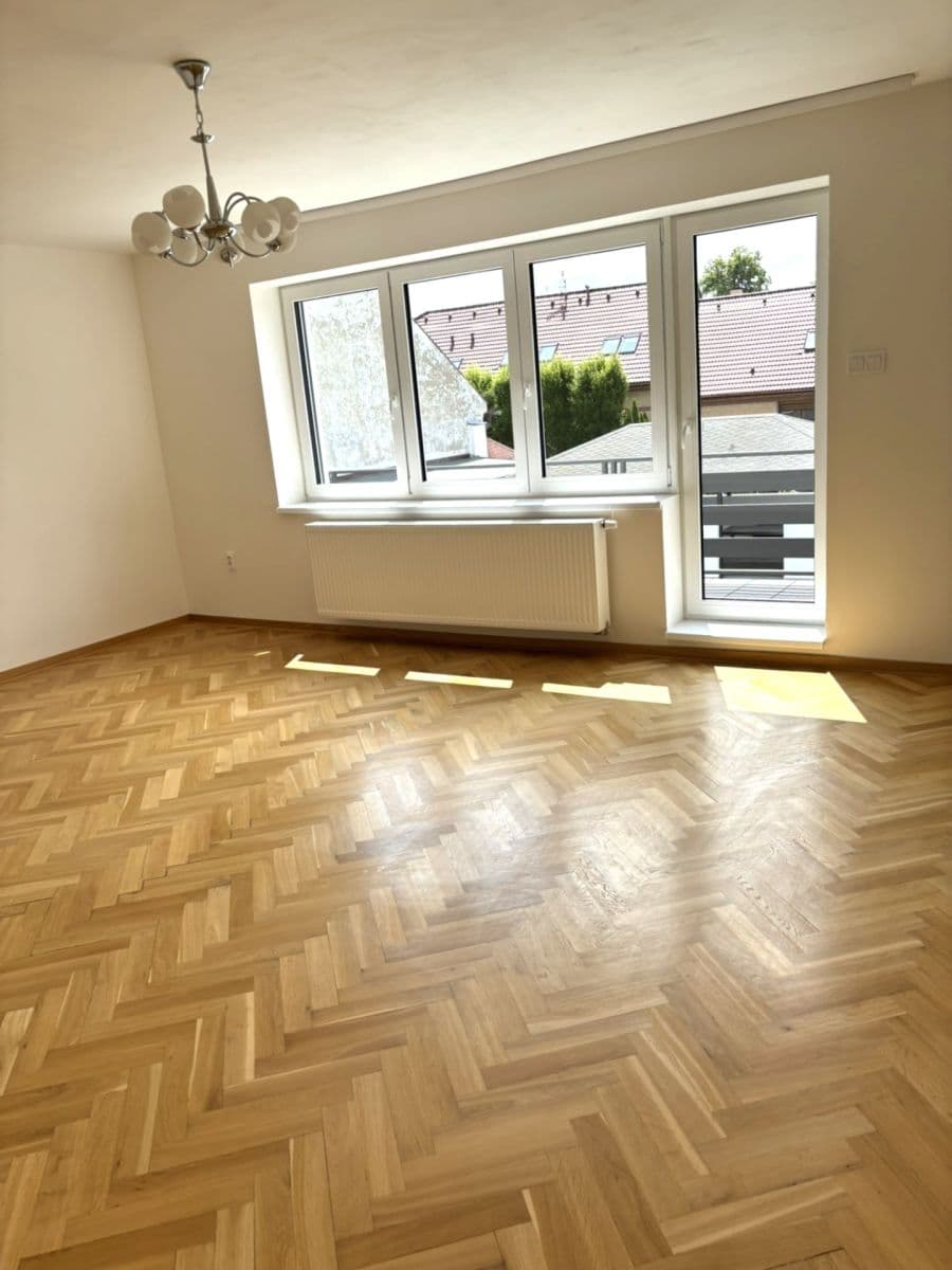 Prenájom domu 280 m², pozemek 900 m², Sulická, Sulice, Středočeský kraj Prenájom domu 280 m², pozemek 900 m², Sulická, Sulice, Středočeský kraj