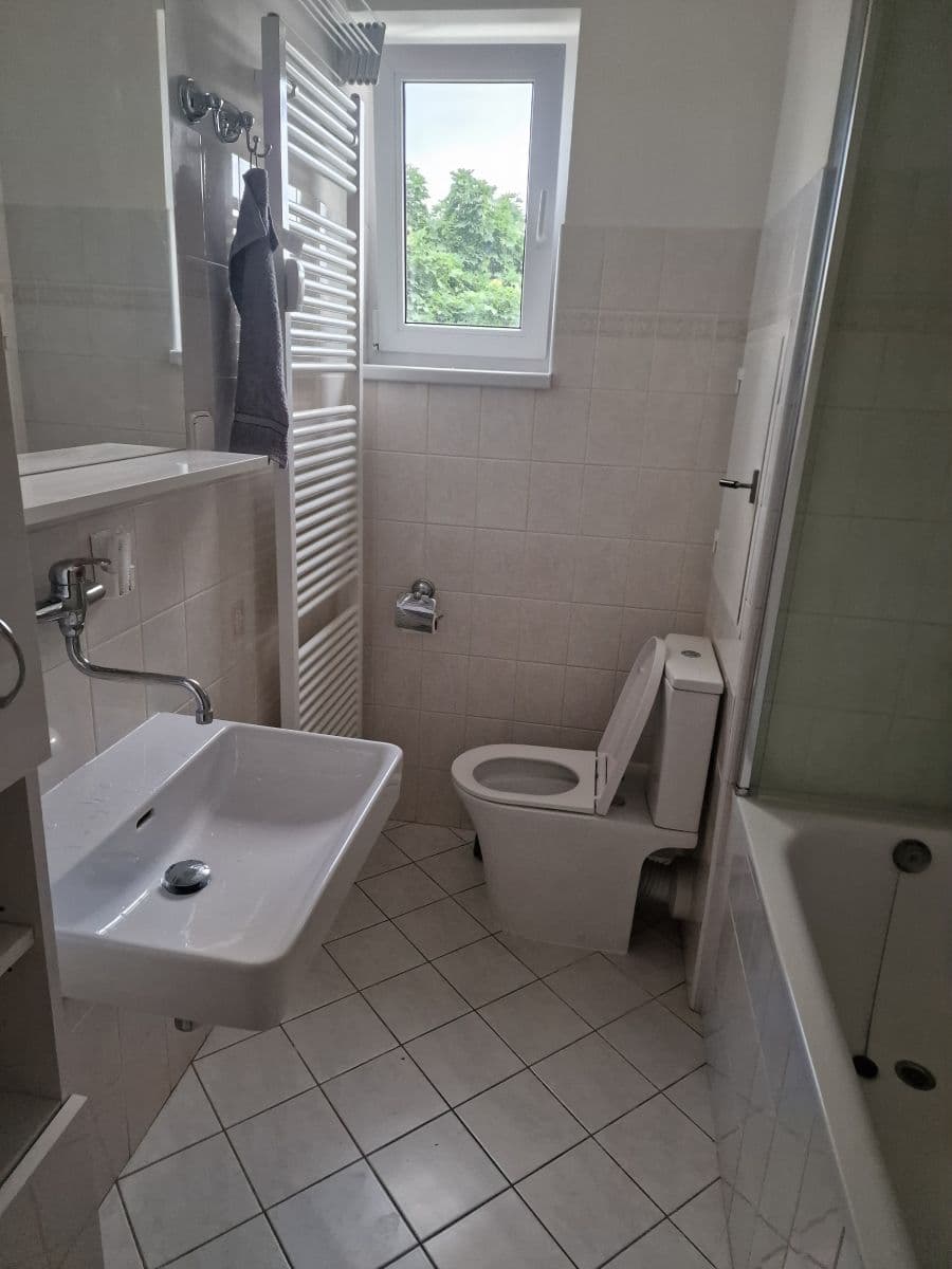 Prenájom bytu 43 m², Stará náves, Praha, Praha Prenájom bytu 43 m², Stará náves, Praha, Praha