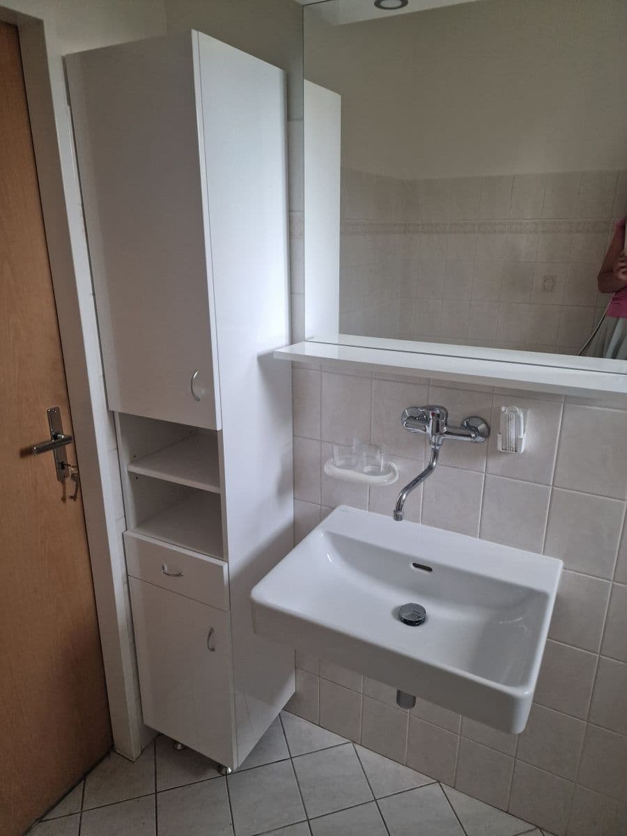 Prenájom bytu 43 m², Stará náves, Praha, Praha Prenájom bytu 43 m², Stará náves, Praha, Praha