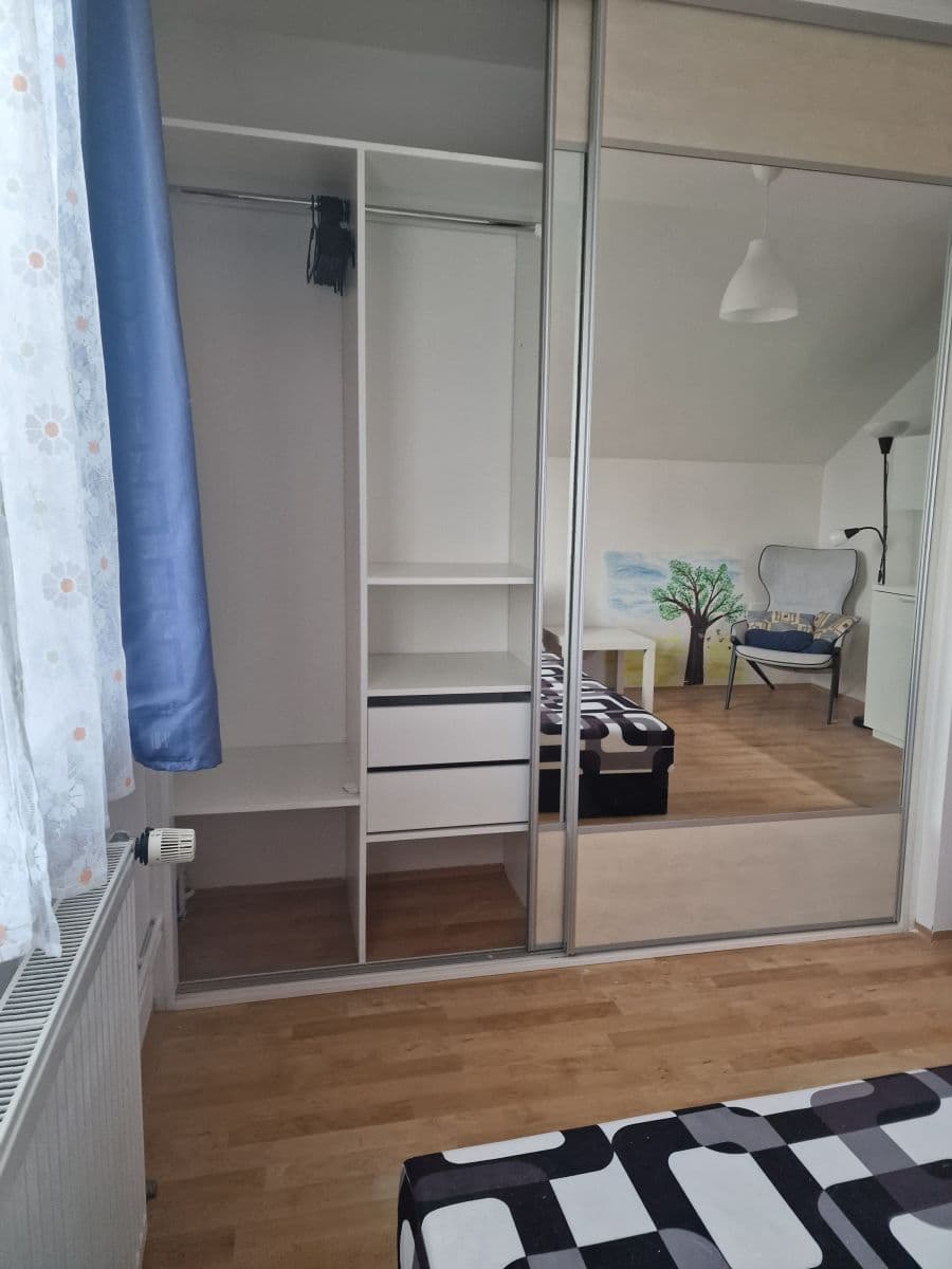 Prenájom bytu 43 m², Stará náves, Praha, Praha Prenájom bytu 43 m², Stará náves, Praha, Praha