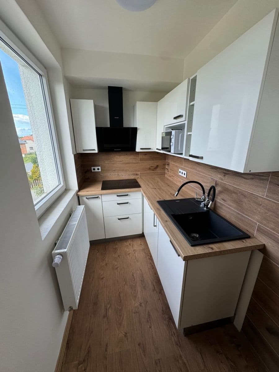 Prenájom bytu 2-izbový 60 m², Choťánky, Středočeský kraj Prenájom bytu 2-izbový 60 m², Choťánky, Středočeský kraj