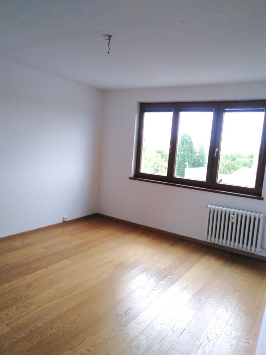 Prenájom bytu 3-izbový 68 m², Kaštanová, Olomouc, Olomoucký kraj Prenájom bytu 3-izbový 68 m², Kaštanová, Olomouc, Olomoucký kraj