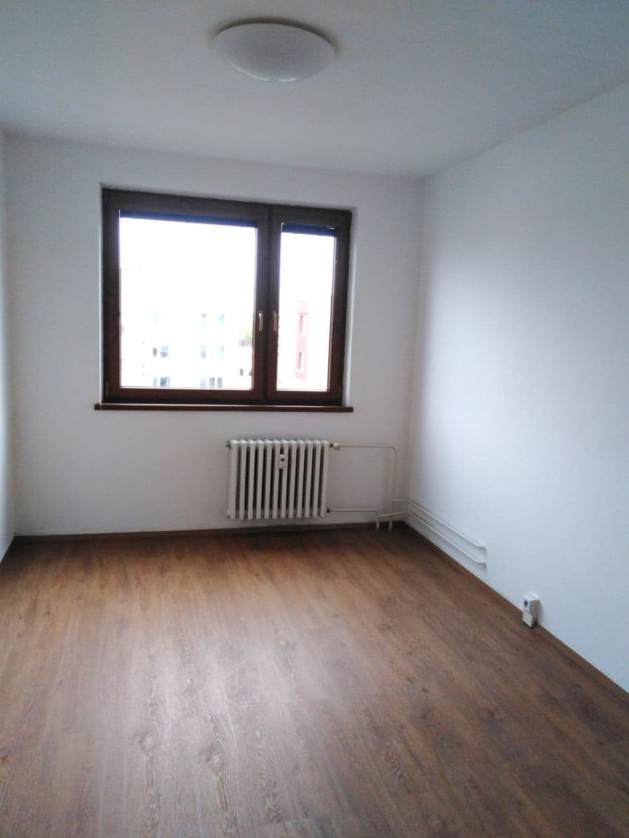Prenájom bytu 3-izbový 68 m², Kaštanová, Olomouc, Olomoucký kraj Prenájom bytu 3-izbový 68 m², Kaštanová, Olomouc, Olomoucký kraj