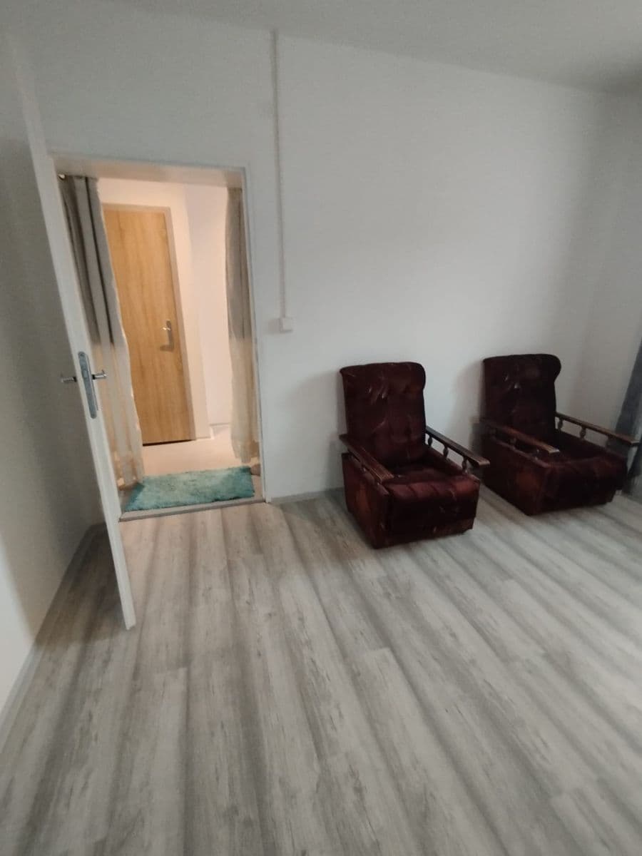 Prenájom bytu 1-izbový 36 m², Ústecká, Povrly, Ústecký kraj Prenájom bytu 1-izbový 36 m², Ústecká, Povrly, Ústecký kraj