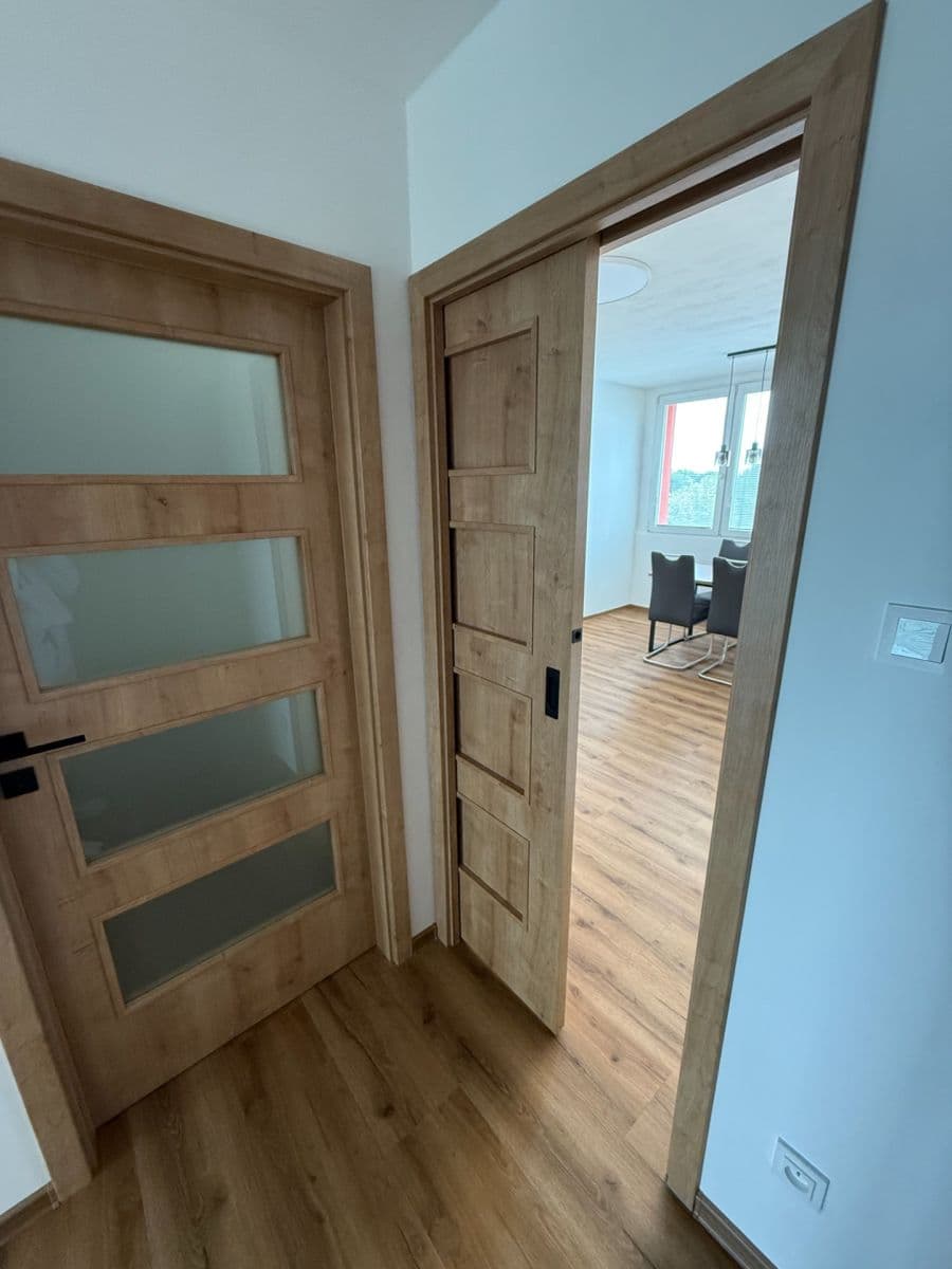 Prenájom bytu 3-izbový 60 m², Nerudova, Kolín, Středočeský kraj Prenájom bytu 3-izbový 60 m², Nerudova, Kolín, Středočeský kraj