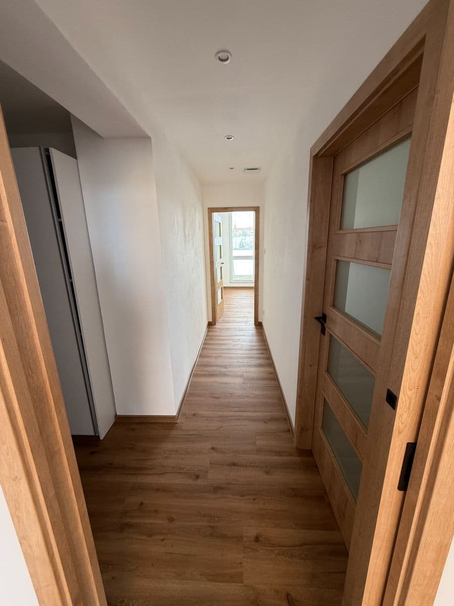Prenájom bytu 3-izbový 60 m², Nerudova, Kolín, Středočeský kraj Prenájom bytu 3-izbový 60 m², Nerudova, Kolín, Středočeský kraj