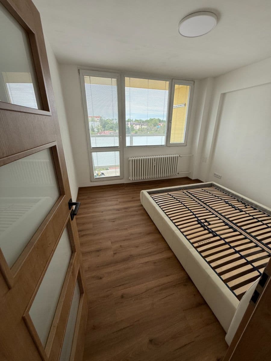Prenájom bytu 3-izbový 60 m², Nerudova, Kolín, Středočeský kraj Prenájom bytu 3-izbový 60 m², Nerudova, Kolín, Středočeský kraj
