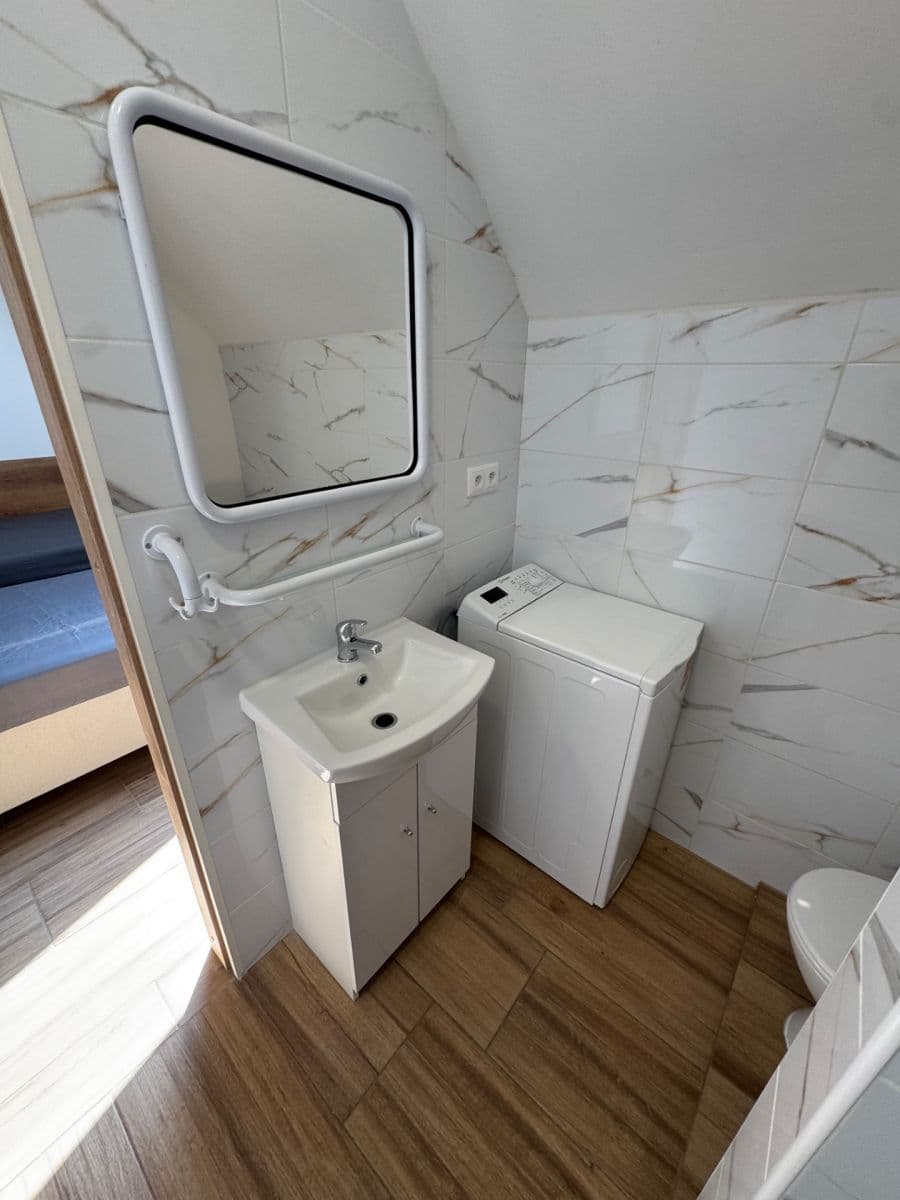 Prenájom bytu 1-izbový 36 m², Libeř, Středočeský kraj Prenájom bytu 1-izbový 36 m², Libeř, Středočeský kraj