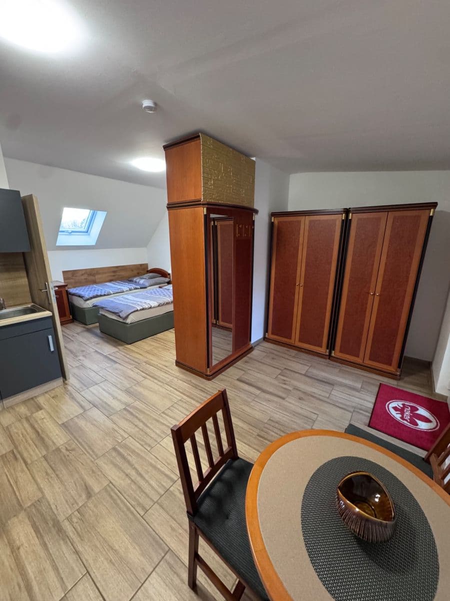 Prenájom bytu 1-izbový 36 m², Libeř, Středočeský kraj Prenájom bytu 1-izbový 36 m², Libeř, Středočeský kraj